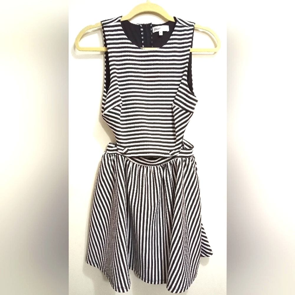 Emerald Sundae dress size M black and white